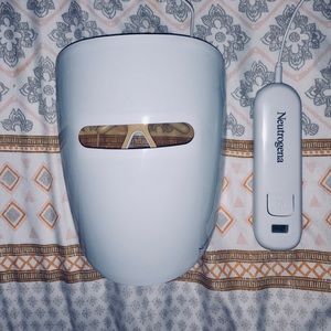 Light therapy acne mask